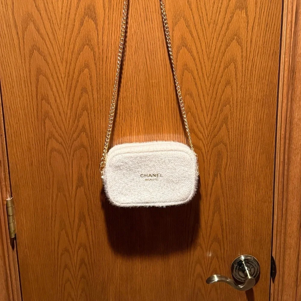 CHANEL Cream Cosmetic Bag with Gold Chain